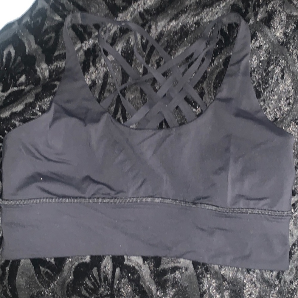 Lululemon Free to be moved bra longline 8